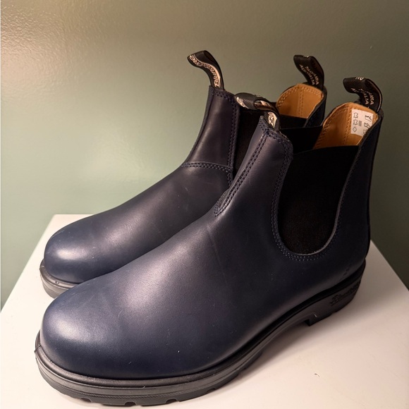 Blundstone Dark Leather Chelsea Boots - Picture 1 of 3